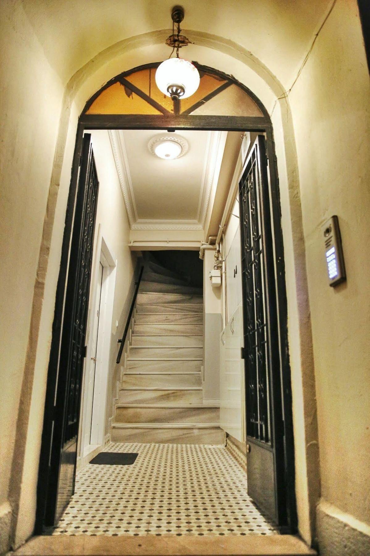 Golden Galata Aparthotel Istanboel Buitenkant foto
